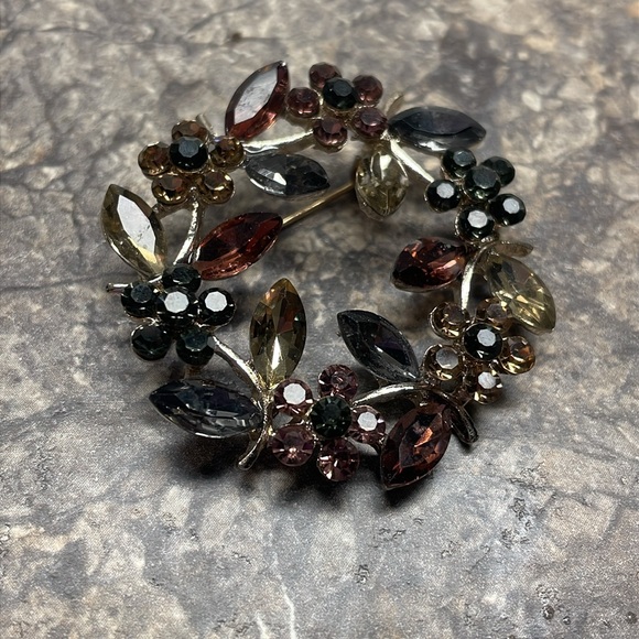Round Wreath Brooch, Vintage Luxury Crystal rhinestone - Picture 3 of 5